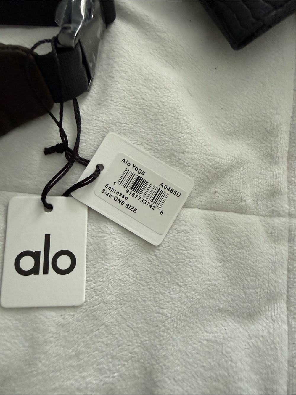 ALO Yoga Explorer Fanny Pack Espresso - Picture 2 of 5
